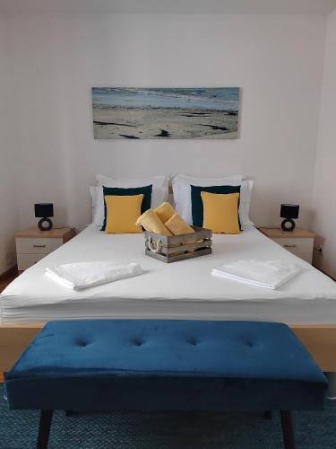 Postel nebo postele na pokoji v ubytování Apartments Marina
