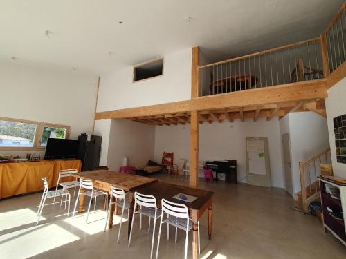 Photo de la galerie de l'établissement Location dans un habitat participatif et écologique, à Prades-le-Lez