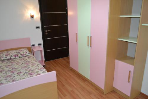 Кровать или кровати в номере Penthouse Terrace De Luxe 4 Bedrooms Apartment