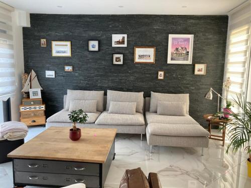 Maison Moderne 600m virage mulsanne