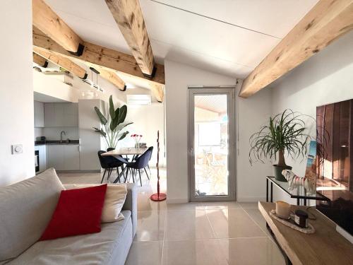 Photo de la galerie de l'établissement Appartement vue mer centre-ville, à Sainte-Maxime