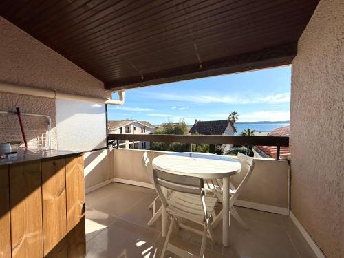 Photo de la galerie de l'établissement Appartement vue mer centre-ville, à Sainte-Maxime