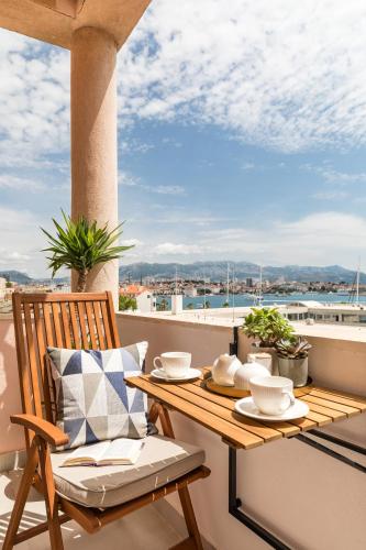 Seaway Apartment Balcony & Sea View