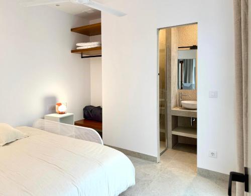 Postel nebo postele na pokoji v ubytování Casa Del Estrecho - Luxury House