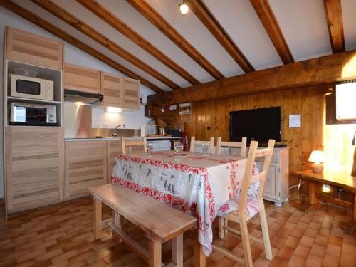 Charmant appart 4/5 pers au pied des pistes avec balcon, Wifi, parking, animaux OK - FR-1-505-65