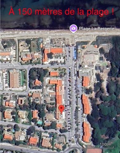 une carte d'un dernier endroit avec un marqueur rouge dans l'établissement Résidence San Paolisa, à Hyères