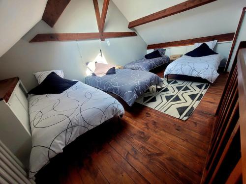 Photo de la galerie de l'établissement Charmante maison en bord de Vire à Saint-Fromond, à Saint-Fromond