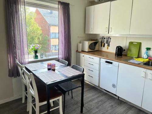 Kuchyň nebo kuchyňský kout v ubytování Single-bed rooms in Central located apartment in Trondheim