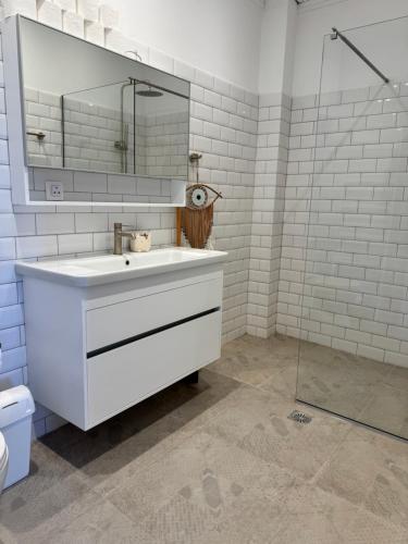 Koupelna v ubytování Yellow House Kassiopi