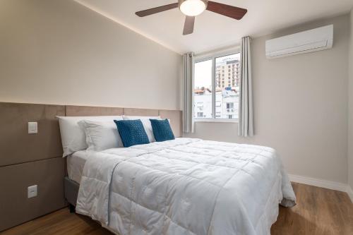 Ένα ή περισσότερα κρεβάτια σε δωμάτιο στο Majestic Sunset Condo Arpoador