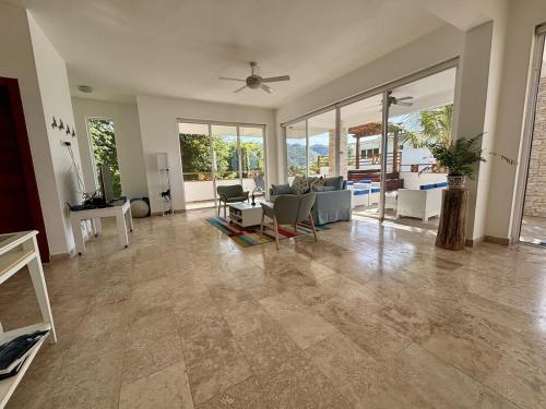 Beautiful apartment with sea view