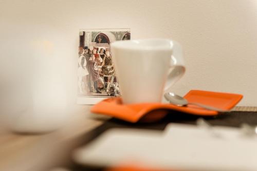 Kemudahan buat kopi dan teh di Ferrara Rooms
