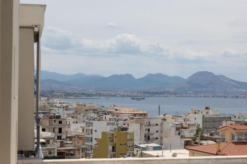 Loutraki Seaview Apt - 2BR, Terrace & BBQ I Beach