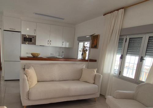 Kuchyňa alebo kuchynka v ubytovaní Apartamentos Bajel