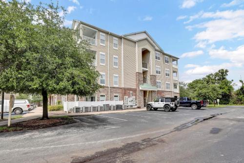 Φωτογραφία από το άλμπουμ του 4 Bedroom modern condo with community pool σε Surf City