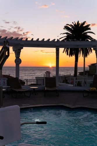 Bazén v ubytování Carlsbad Inn Beach Resort nebo v jeho okolí