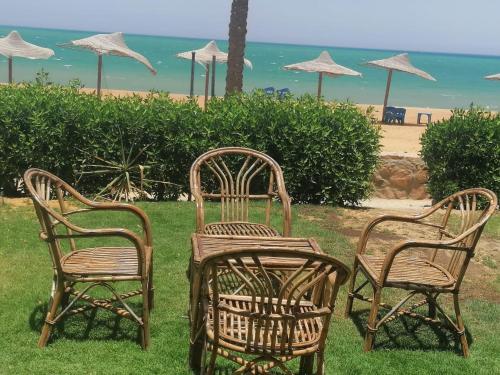 العين السخنة قرية بلاجيو