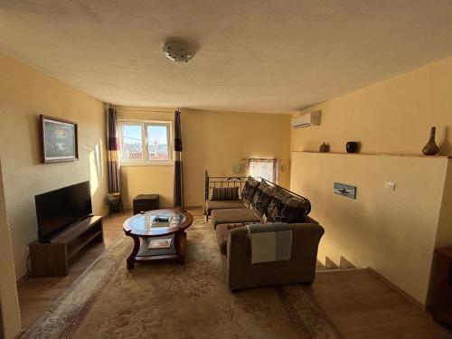 Relax and Explore, Alva Apartment