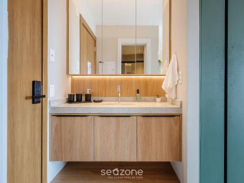 Dapur atau dapur kecil di Acomode-se com estilo e praticidade em Salvador – LIV