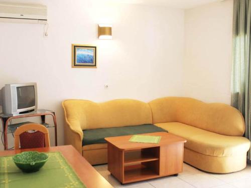 Apartments Antonio - Two Bedroom Apartment with Terrace Apartment A