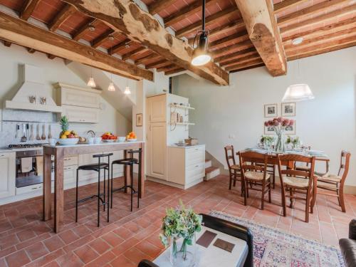 Η κουζίνα ή μικρή κουζίνα στο Apartment in Tuscany with Scenic Pool Views