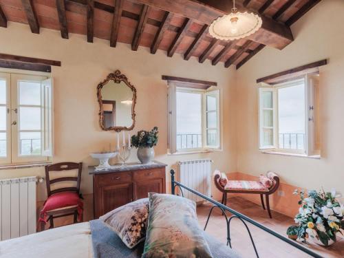 Χώρος καθιστικού στο Villa with Pool and Vineyard Views