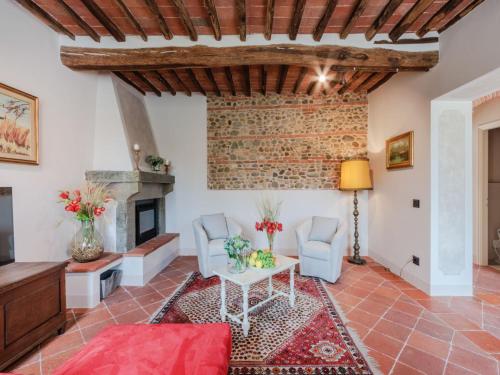 Χώρος καθιστικού στο Villa in Tuscany near Montecarlo Wine Cellars