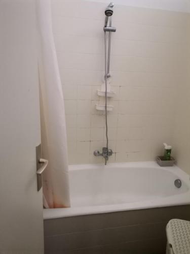 Photo de la galerie de l'établissement Appartement lumineux, à Pons