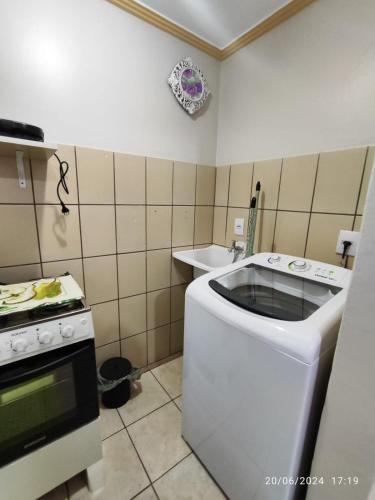 Bilik mandi di Apto Maria Luiza 5 min do Centro com Garagem