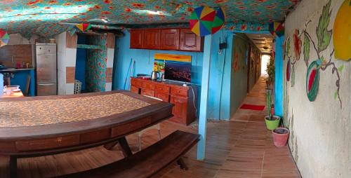 Kuchyň nebo kuchyňský kout v ubytování Hostel Ladeira dos 4 Cantos