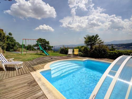 Πισίνα στο ή κοντά στο Gîte 75m² avec terrasse, nature et VTT - FR-1-496-99