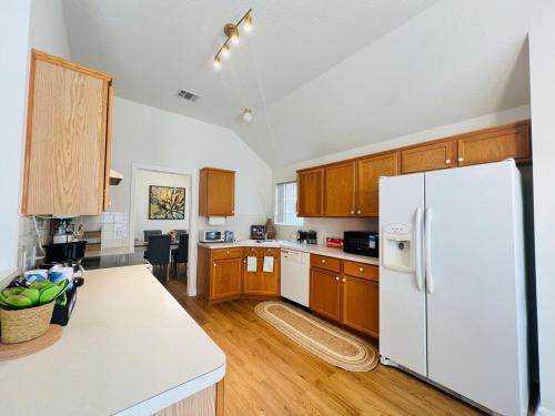 Dapur atau dapur kecil di 3BR Cozy Hub Katy - Close to Cypress