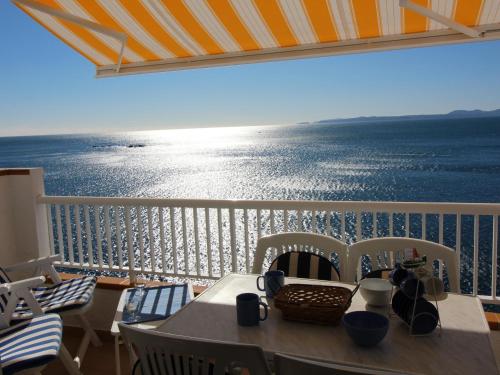 MEDITERRANEO B. Disfruta de la tranquilidad de una zona privilegiada con unas vistas espectaculares al mar. - ES-258-154