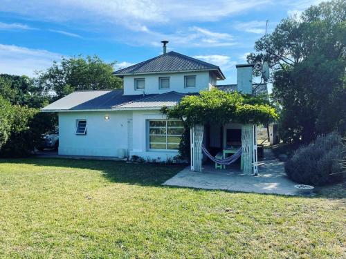 Το κτήριο όπου στεγάζεται  η παραθεριστική κατοικία