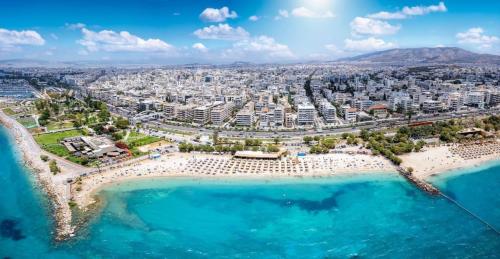 Sunny Escape in Alimos, close to the beach