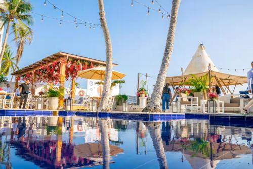 Bazén v ubytování Wala beach club nebo v jeho okolí