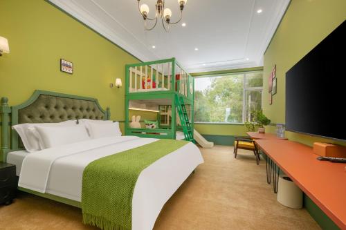 Katil atau katil-katil dalam bilik di Shanghai Dolemi Mengmengwu Hotel