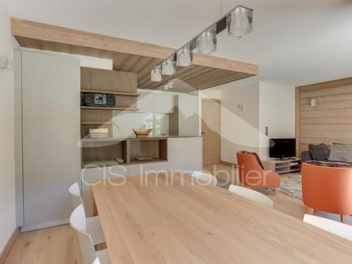 Magnifique appartement 3 pièces à Méribel centre proche des pistes, avec parking et WIFI - FR-1-411-985