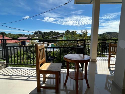 Balkoni atau teres di FOUR-G Home Stay & Komodo Tour