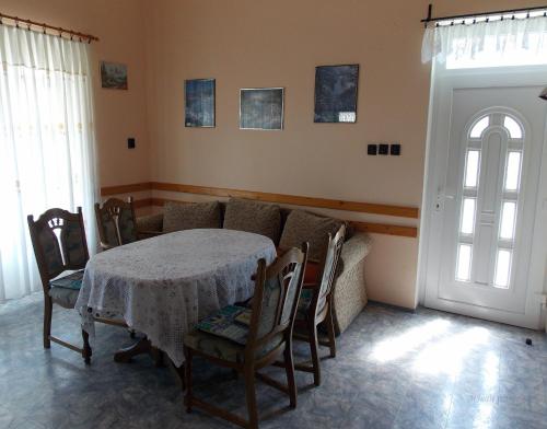 Χώρος καθιστικού στο Bencze Vendégház Zalakaros