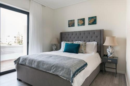 Luxury 3-BD condo with 80sqm balcony in Glifada