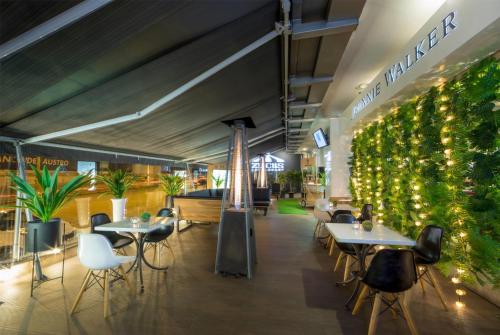 TRYP by Wyndham Cuenca Zahirにあるレストランまたは飲食店