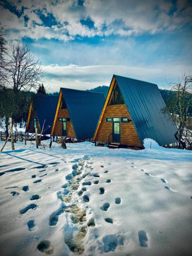 Gomarduli Cabins durante el invierno