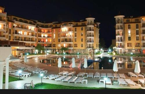 Swimmingpoolen hos eller tæt på 2 Room Apartment Royal Sun Sunnybeach