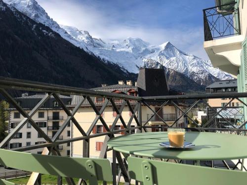 Chamonix city center rue Paccard photo 20