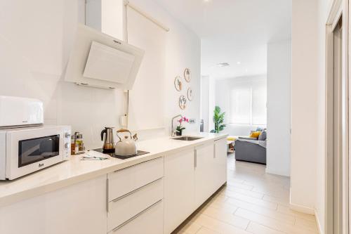 R&C APARTMENTS CLOSE to CENTER