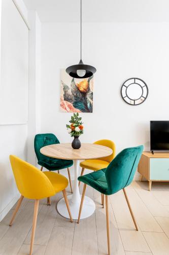 R&C APARTMENTS CLOSE to CENTER