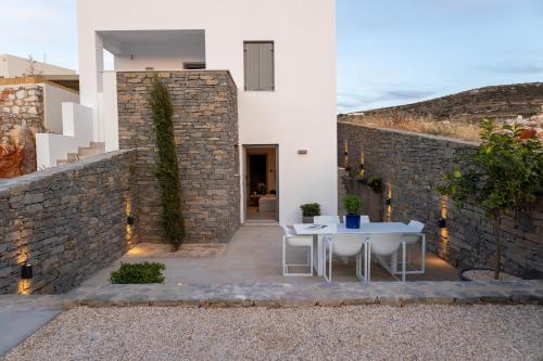 Araxia Naousa Stay in Paros