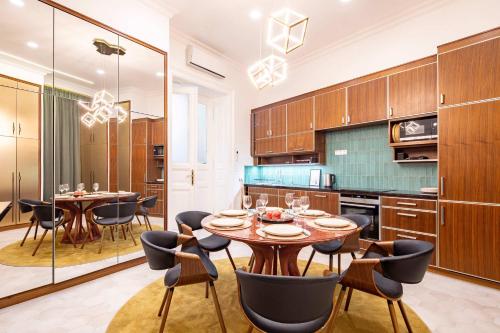 Central - Luxury - Very Comfy