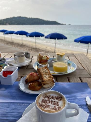 Mad på hotellet eller i nærheden